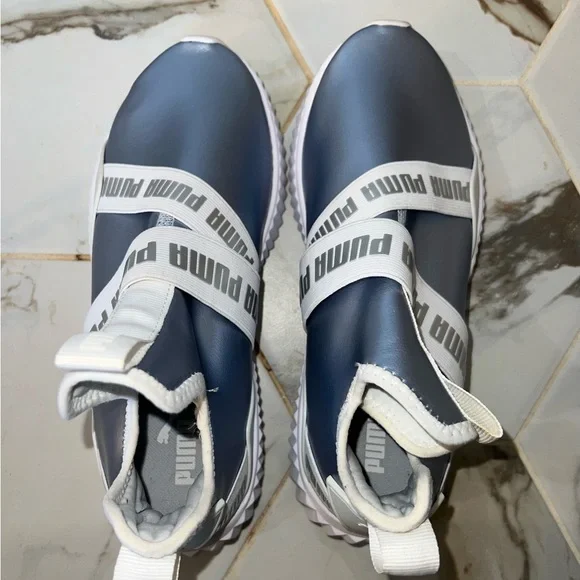 Puma Metallic Sneakers | Size: 7 - Picture 5 of 7